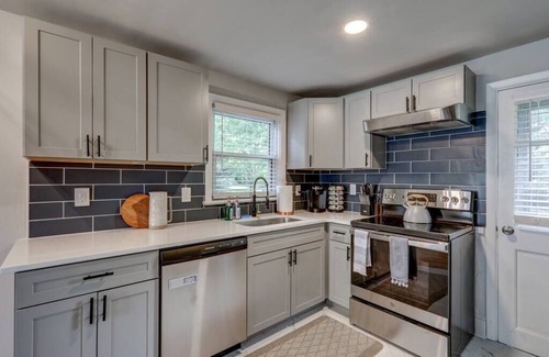 Witmer Casa | New cozy home near Outlets & Amish Country