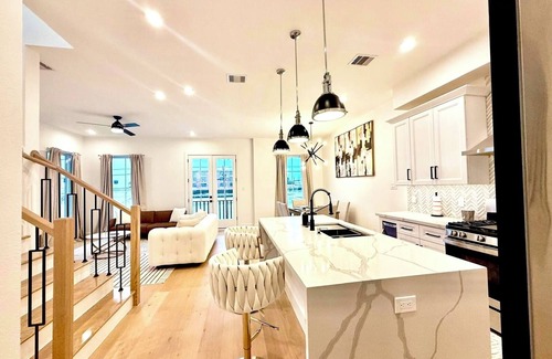 East Downtown Houston Casa | New Cozy Lux 4 Bdr, steps from Downtown Houston