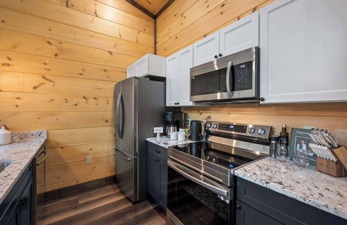 Chalet Village Chalet De Esquí | New Cozy Mountain Cabin - Hot Tub - Near Downtown