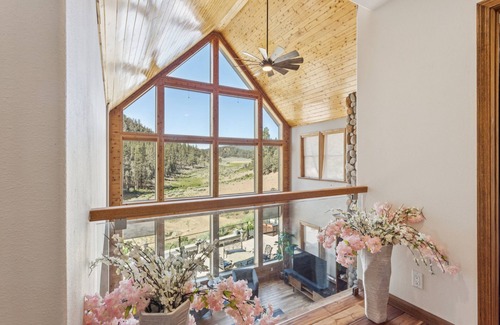 Frazier Park Cabina | NEW! Cozy Mountain Retreat Near Mount Pinos