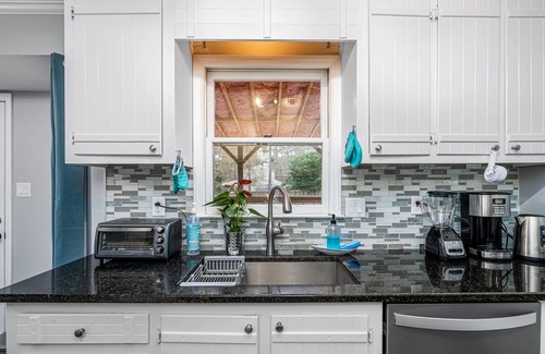 Northeast Raleigh Casa | NEW! Cozy Raleigh Home w/ Porch & Fenced yard-Mins to Downtown ! *pet friendly*