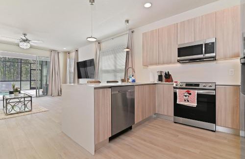 Four Corners Casa | New Cozy & Spacious Townhouse near Disney - 4BR, 3FB, and Pool