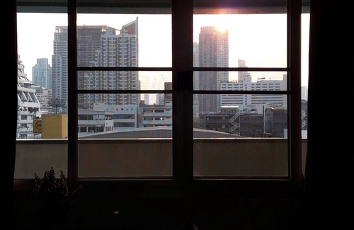 Thung Maha Mek Apartamento | NEW! Cozy Condo w/ Panoramic City&Pool view near MRT&BTS Silom, Enjoy Large Pool
