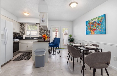 Southwest Raleigh Casa | NEW Cozy Townhome w/Pool, Patio, Dogs Welcome