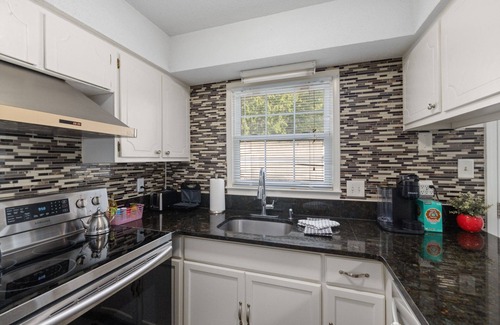 Southwest Raleigh Casa | NEW Cozy Townhome w/Pool, Patio, Dogs Welcome