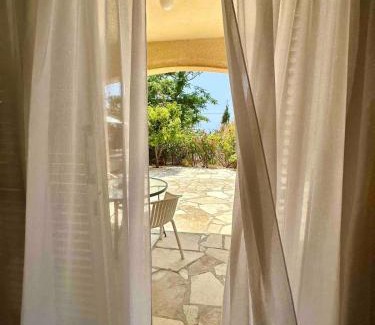 Paphos Apartamento | New cozy Villa near the sea!