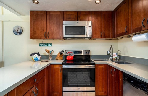 Bear Valley Condominio | NEW! CreekSide #3 (3-Bedroom Home) - Pets Allowed by Bear Valley Vacation Rentals
