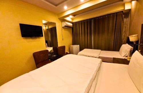 F-7 Sector Hotel | New Crown Palace Hotel