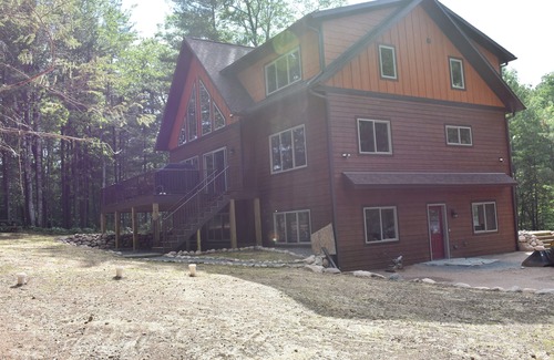 Conover Casa | New Custom Built 5 BR, 3.5 Bath Home on Upper Buckatabon Near Eagle River