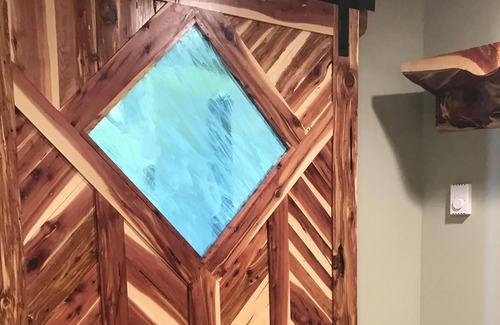 Livingston Casa | ¡Nuevo! Casa de huéspedes Blue Pine personalizada