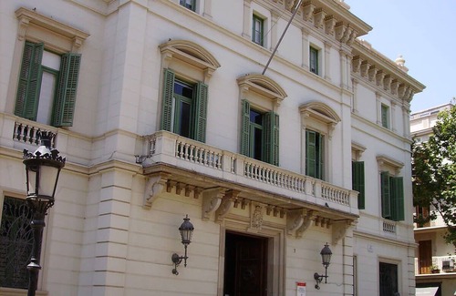 Les Tres Torres Apartamento | NUEVO! Apartamento fresco cerca del Metro