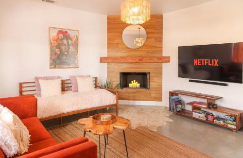 Joshua Tree Casa | NEW Desert Dream Hot Tub, Yoga, Ping Pong, Fire Pit