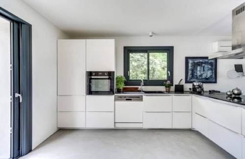 Saint-Etienne-du-Gres Casa | Arquitecto casa de diseño en paz con magníficas vistas.