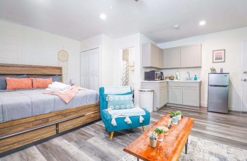 Orlando Apartamento | NEW Designed Apt 2023 NrUCF PETSOk PrivateEntry