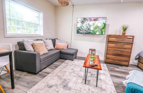 Orlando Apartamento | NEW Designed Apt 2023 NrUCF PETSOk PrivateEntry