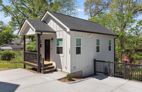Kenilworth Casa | New Designer 1 Bed Home, Walk to Biltmore Village