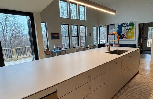 Esopus Casa | New Designer Retreat ideal for Families