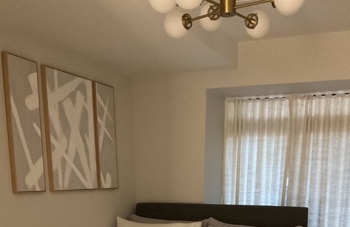 Crown Heights Condominio | New Development+Luxury Living on the Go+Private Outdoor Space