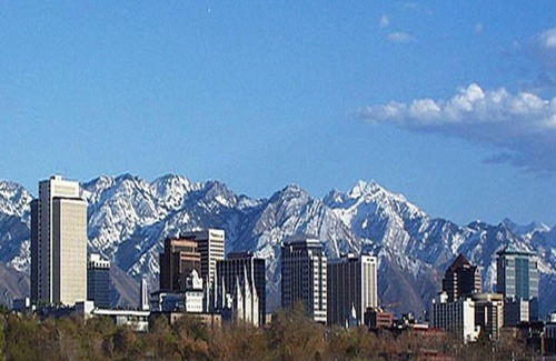 East Central Apartamento | New Distinctive Historical Unit from 5 Star Host