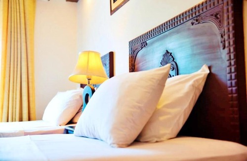 Lahore Hotel | New Doves Inn Hotel
