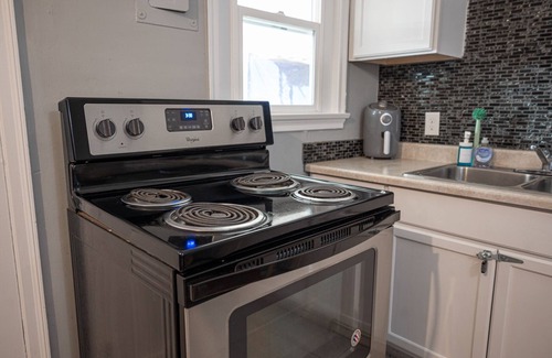 Downtown Las Vegas Casa | *NEW* Downtown 2 bedroom house w/backyard