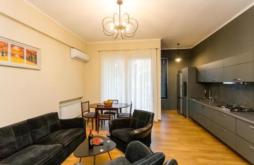 Tbilisi City Centre Apartamento | New!-Downtown Apartment ll