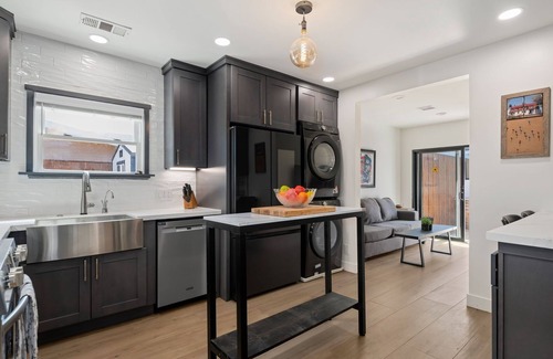 Westside Casa | NEW Driftwood Villa – 3BD, 2BA Close to Beach and Everything!