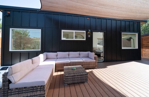 Madras Casa | NEW! Eagles Landing Tiny Home B02 - Hot Tub
