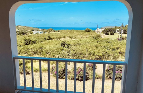 Cotton Valley Casa | New East End Villa with Stunning views- spacious, modern & Beautiful.