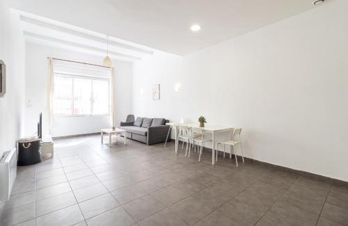 5th Arrondissement Apartamento | NEW Elegant accommodation - close to Old Port & Train Station