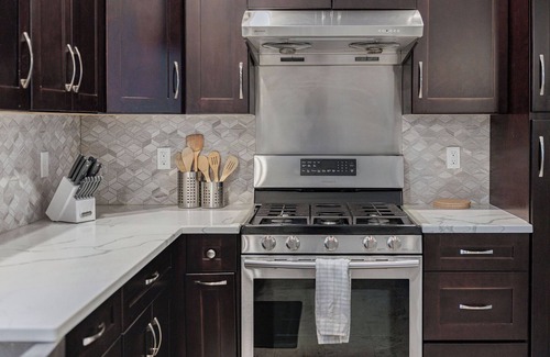 Quincy Casa | New England Traditional x Modern, 5 Bedrooms, Office, 8ppl