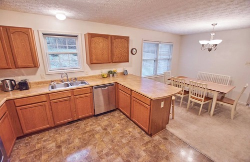 White Casa | NEW! Enjoy Mountain View and private lake from your home in Laurel Highlands!