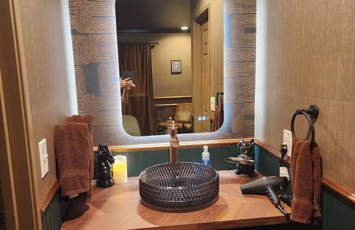 Canyon Gate Apartamento | NEW Entire Apartment + Close to Strip + 1br + Wifin