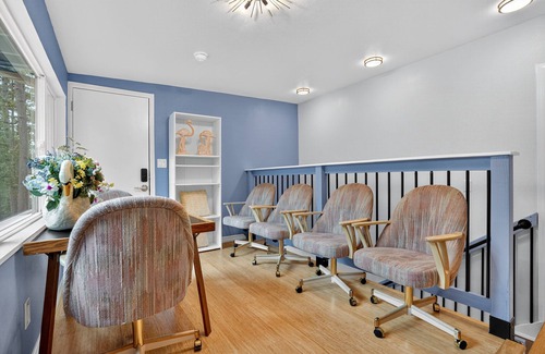 Pointblank Casa | NEW! Evergreen Estate with Rooftop Balcony & Games