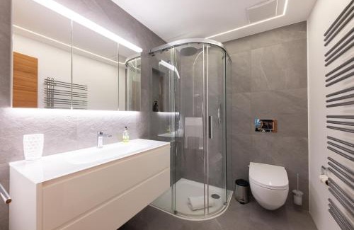 St. Moritz Apartamento | New! Exclusive Apartment 3min to Chantarella Bahn