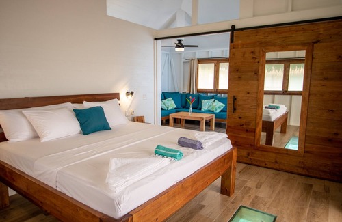 Isla Solarte Casa | (NEW!) Exclusive Overwater Bungalow Experience - Glass Floor, Free Breakfast