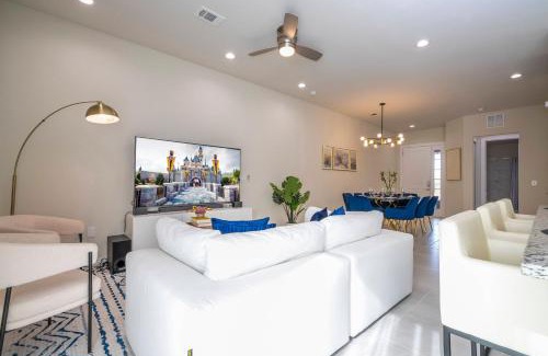 West Kissimmee Casa | New Exclusive Villa 5 min to Disney