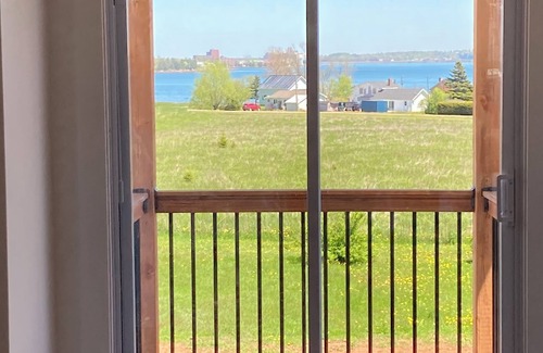 Cornwall Casa | New Executive 4 bedroom home. Water views, minutes from Charlottetown.