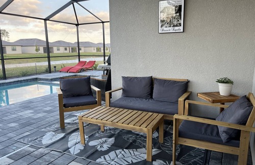 Gateway Casa | New executive home 4 bed & 3 bath with private pool in gated community.