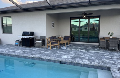 Gateway Casa | New executive home 4 bed & 3 bath with private pool in gated community.