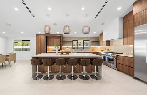 Encino Casa | New! Exquisite 5 BR villa w/heated pool and spa!