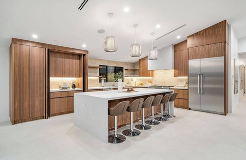Encino Casa | New! Exquisite 5 BR villa w/heated pool and spa!