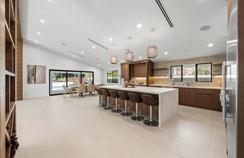 Encino Casa | New! Exquisite 5 BR villa w/heated pool and spa!