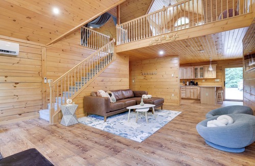 Greentown Cabina | NEW Family Cabin near Lake Wallenpaupack-Hot Tub-Trails