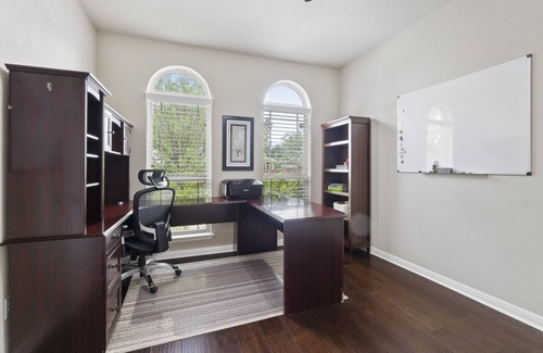 Round Rock Casa | New Family Home ~ Neighborhood Pool ~ Media/Game Rooms