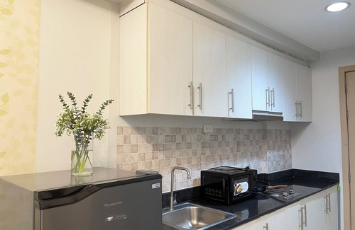 Barangay 76 Condominio | NEW Family or Barkada Room 6-10 pax at SEA Residences Infront of Mall OF Asia