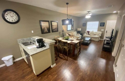 Kissimmee Casa | NEW! Family Retreat 3 Miles to Disney & Attractions