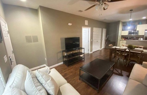 Kissimmee Casa | NEW! Family Retreat 3 Miles to Disney & Attractions