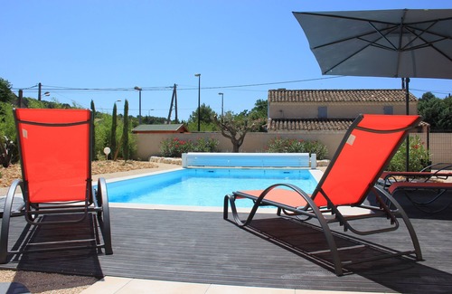Pernes-les-Fontaines Villa | Nueva villa cercada con piscina cerca del centro del pueblo Pernes-les-Fontaines