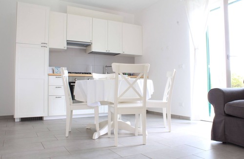 La Spezia Apartamento | NEW FLAT IN A QUIET AREA WITH PROVAT PARKING LOT AND GARDEN